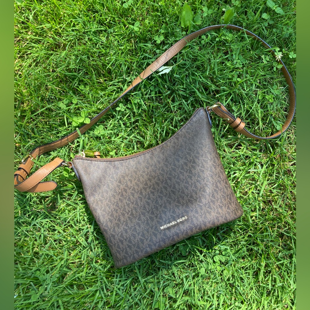 Michael Kors Brown Lupita Messenger Bucket Bag Crossbody Crescent Shape Purse - Picture 14 of 16